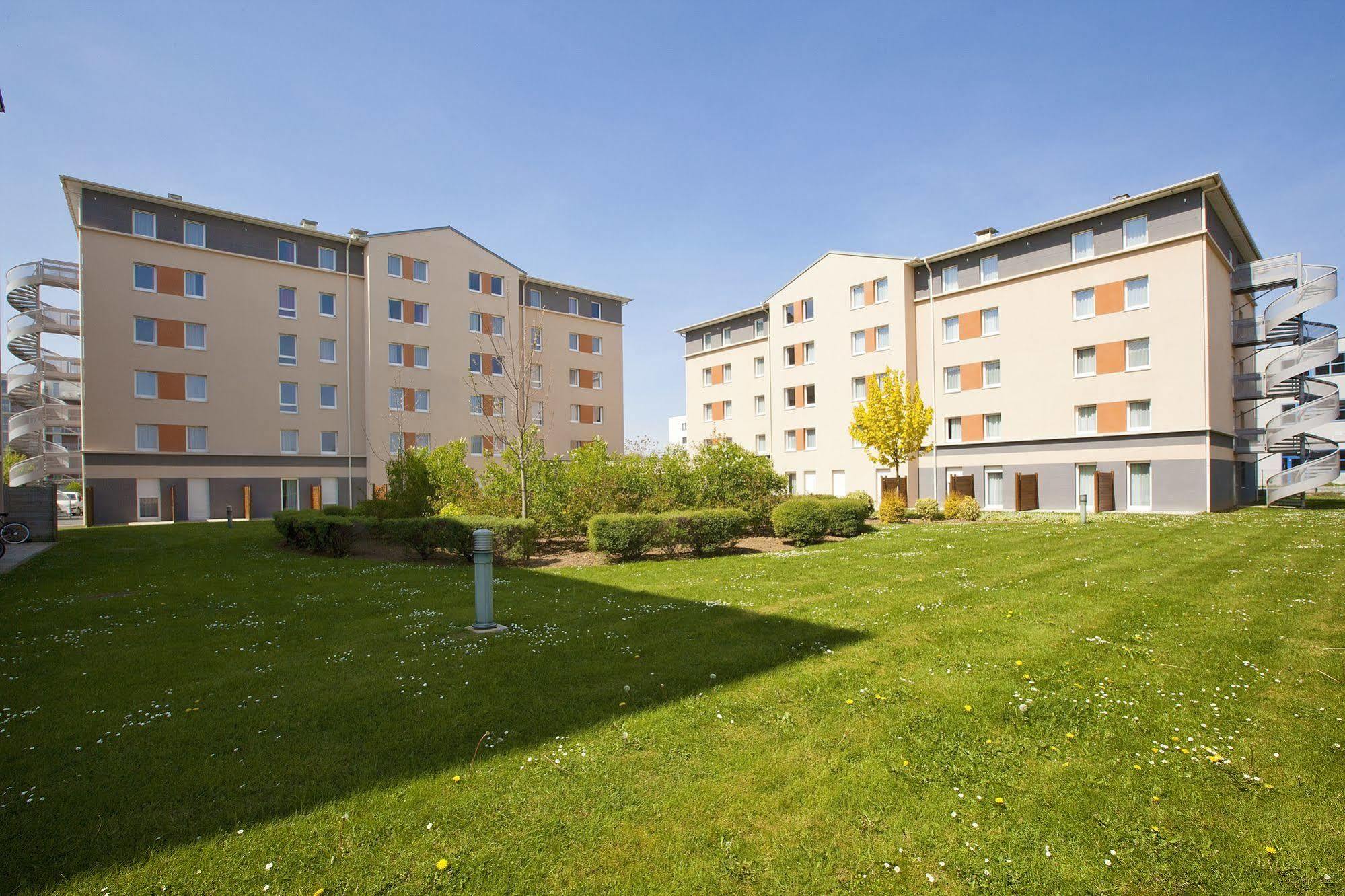 Sejours & Affaires Caen Le Clos Beaumois Aparthotel Exterior foto